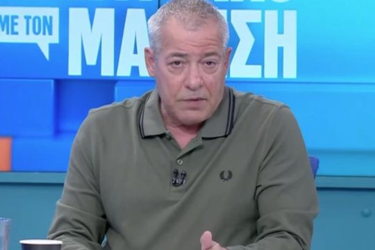 Δίκη Τεμπών: Συγγνώμη Μάνεση για την ειρωνεία - «Αλήτη, κλείσε το στόμα σου», ξέσπασαν Πλακιάς και Ντόλκα